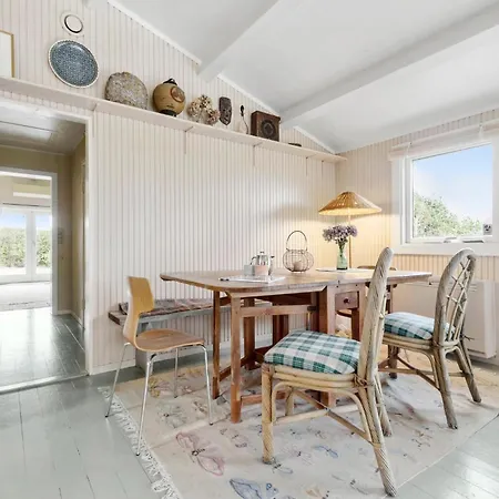 3 Bedroom Cozy In * Vejby